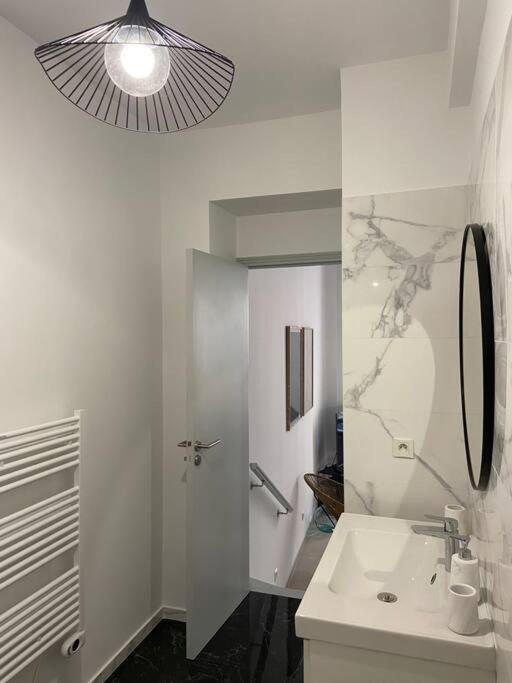 Appartement Avec Ventilateurs Proche Du Palais Des Papes Avignon Extérieur photo
