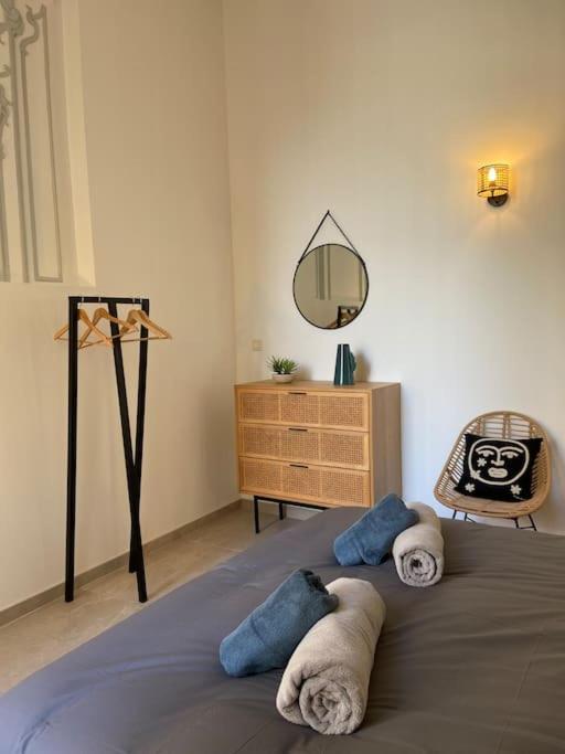 Appartement Avec Ventilateurs Proche Du Palais Des Papes Avignon Extérieur photo